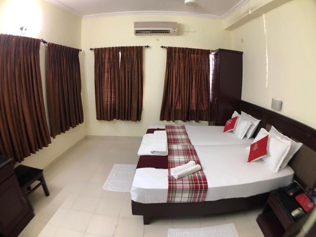 โฮเต็ล เอ็มเจเอ็ม พลาซา Hotel Kochi ภายนอก รูปภาพ