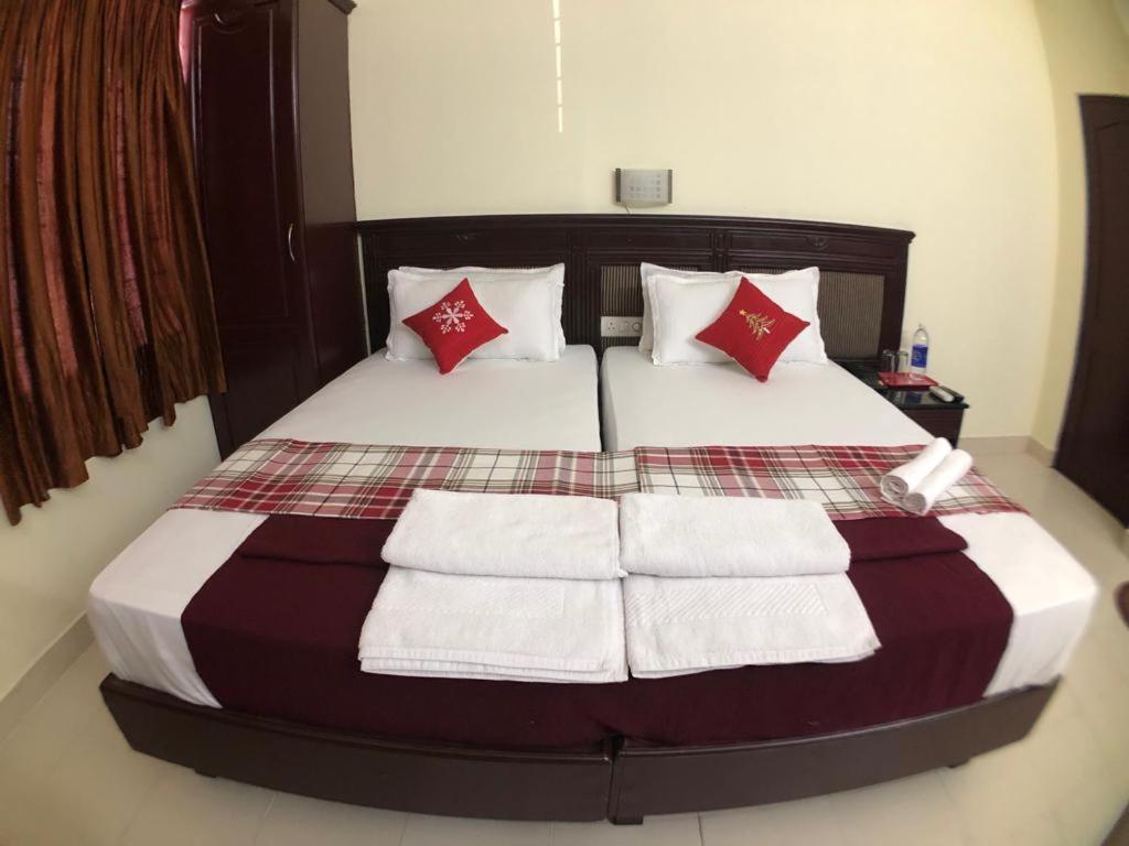 โฮเต็ล เอ็มเจเอ็ม พลาซา Hotel Kochi ภายนอก รูปภาพ